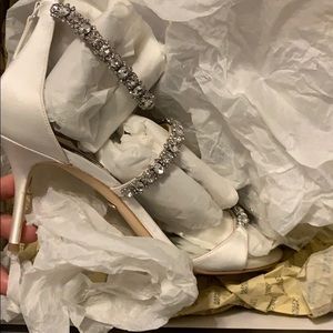 Badgley Mischka heels NEW size 8 $150
